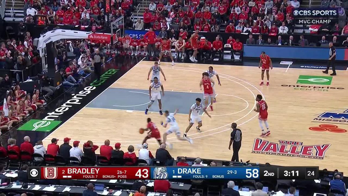 Bennett Stirtz is a BAD BAD MAN!!!! Throws it down & then an immediate step back 3… the DAGGER for Drake