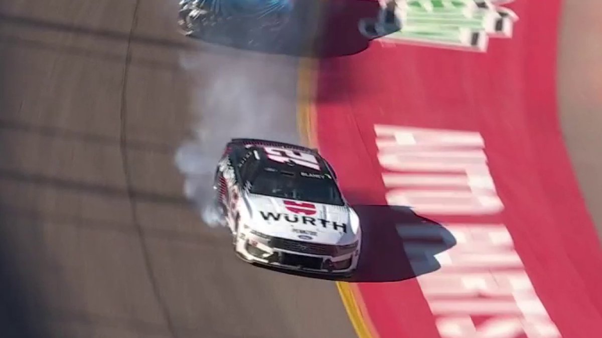 The bottom just fell out of Ryan Blaney's day in Phoenix. #NASCARonFS1