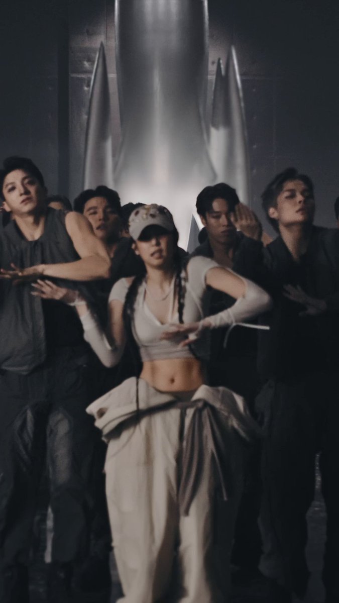 There's only one JENNIE – so you *know* I wanna be "like JENNIE" ✨ Catch her new music video on MTV Live + MTVU! #JennieRubyJane #likeJENNIE #MTVLive