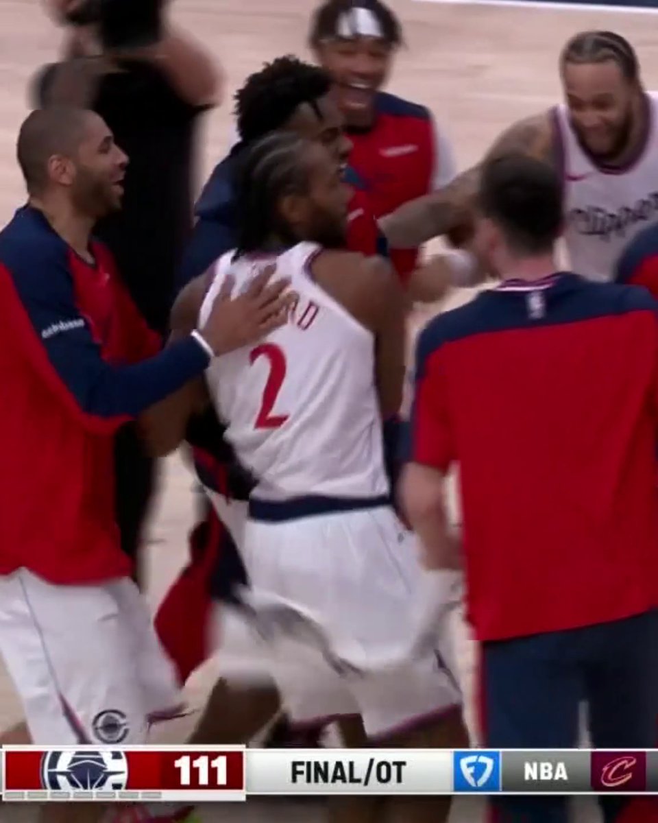 KAWHI. CLUTCH‼️ Leonard gets the buzzer-beater to go in OT 🔥
