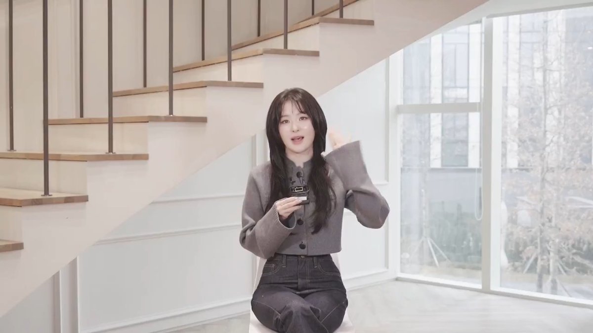 #SEULGI The 2nd Mini Album 【Accidentally On Purpose】配信開始😈🖤 このあと21時から特集ラウンジも開催します📣🍎 最新アルバムを聴きながらチャットで一緒に楽しみましょう🥰 👇参加URL 👇アルバムを聴く Red_Velvet_JP #슬기 #RedVelvet