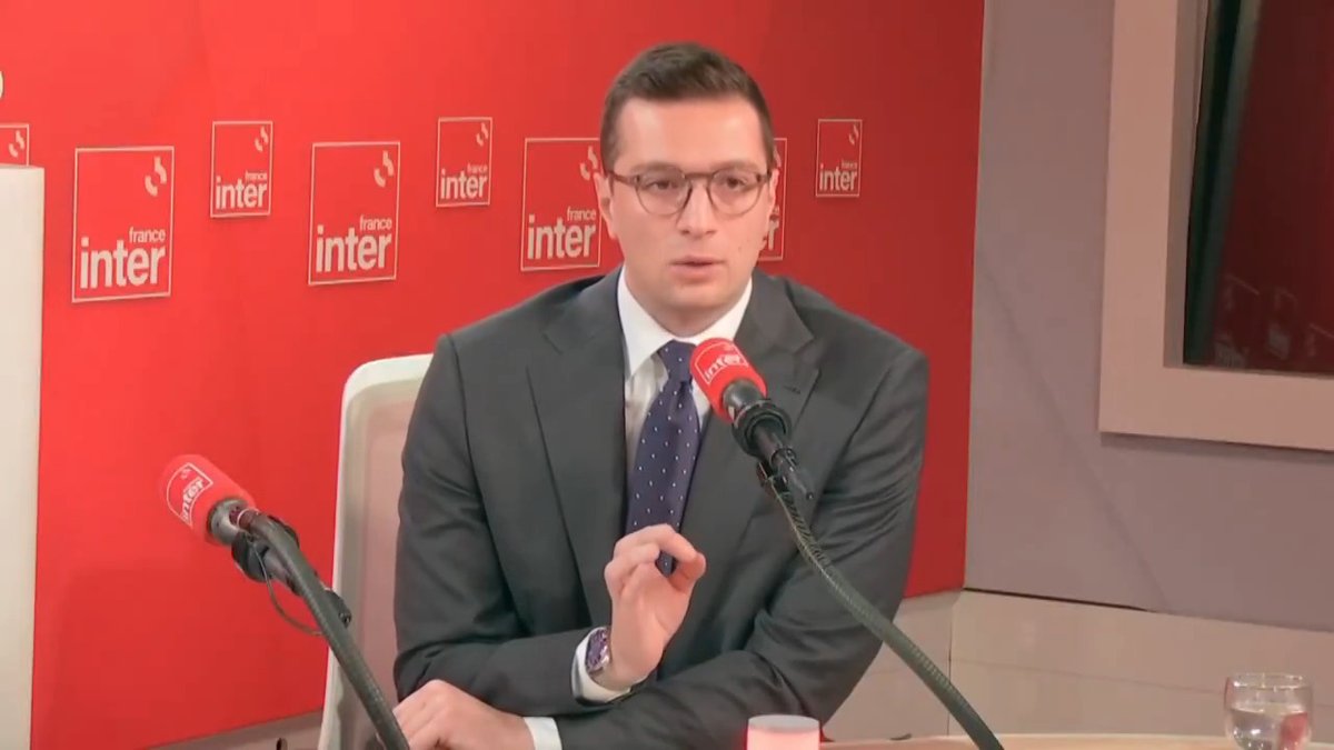 Je suis opposé à ce que la France partage le bouton nucléaire, tout comme je suis opposé à ce que la présidente de la Commission européenne puisse décider un jour d'envoyer des soldats français mourir sur des théâtres d'opération extérieure.