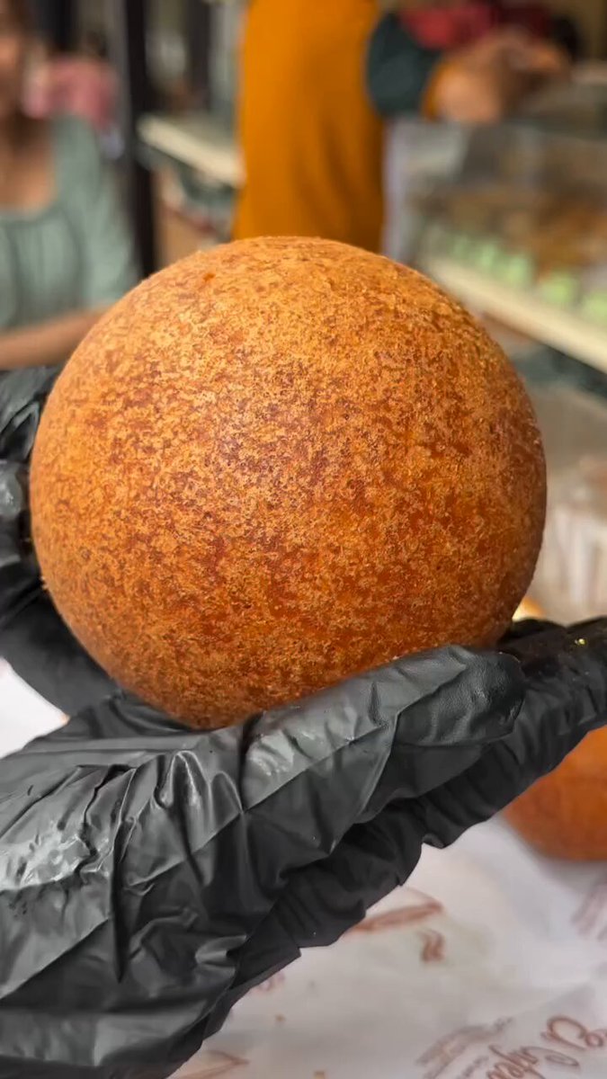 Buñuelos 📍Medellin, Colombia 🇨🇴 Learn more: Deep-fried, golden, and crispy buñuelos are an original Spanish creation that has become an internationally popular treat. Today, there are numerous varieties of these oily snacks: in Columbia, grated cheese is incorporated into the dough, and they are usually more savory than sweet. Video: IG el.cafetin