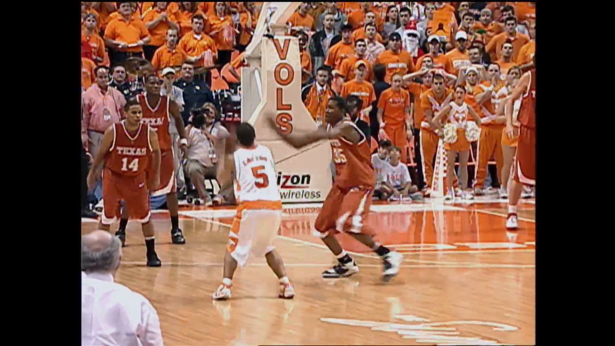 "All Chris Lofton needed to do was see the rim." Chris Lofton 🆚 Kevin Durant was an instant classic 🔥 📺 Volunteer for Life premieres TONIGHT at 7 PM ET on SECN