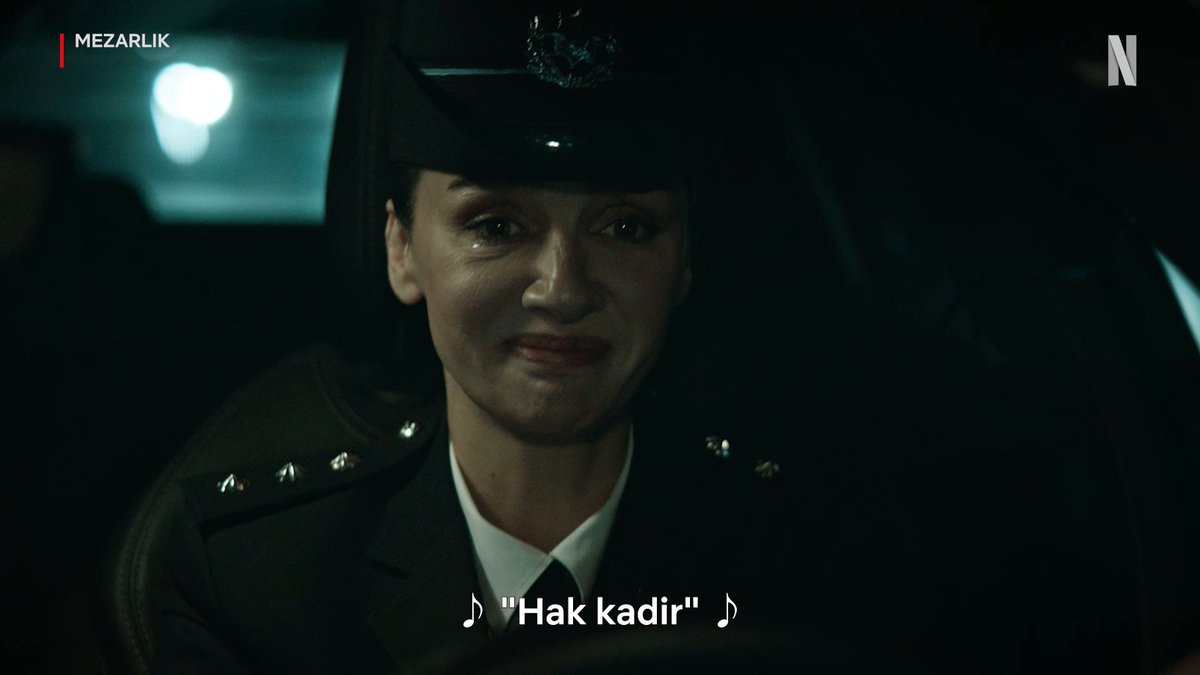 Mezarlık finalini izlerken ben.