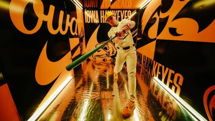 💥 BEAMAN IS BASHING 💥 7 home runs for Jackson Beaman this season: ▪️ Average Distance: 415 feet ▪️ Average Exit Velocity: 108.3 MPH #Hawkeyes