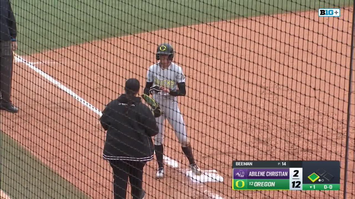 Not many players have done what Kedre Luschar did today. The Oregon Softball OF hit a pair of RBI triples in the same inning to spark the Ducks' 1️⃣5️⃣-run opening frame. Watch both triples 👇 #B1GSoftball x ked🥀