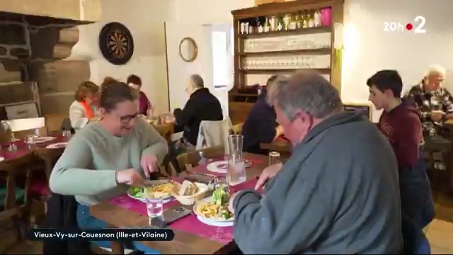 🍻🇫🇷 Une loi pour faciliter l'installation des bistrots dans les petites villes est examinée par le Parlement. Elle permettrait de remettre de la vie et du lien social dans ces communes. #JT20h