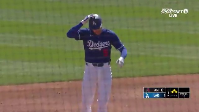 ¡Freddie se trae dos al plato! #LosDodgersST