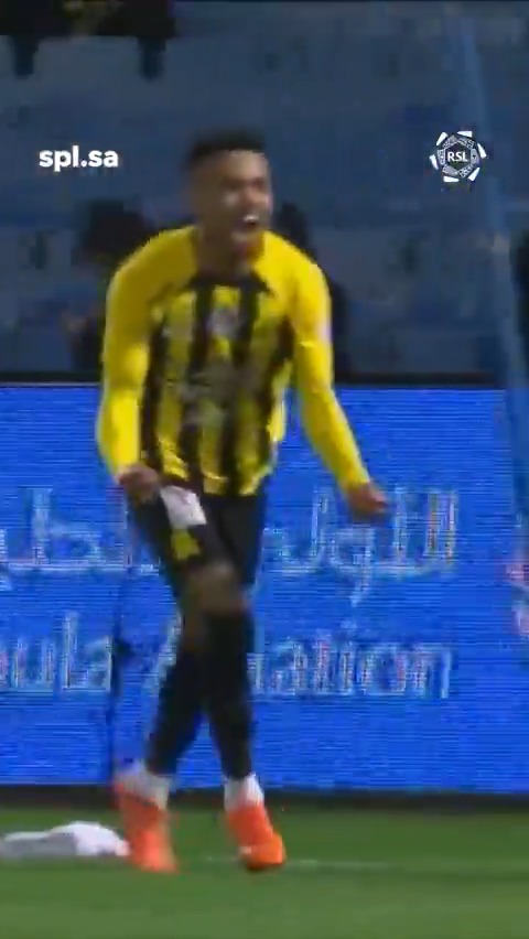 معاذ فقيهي 🇸🇦🐅 كان حاسمًا مرتين في هذا الإنقاذ 🚫🚫 #دوري_روشن_السعودي | #للجماهير