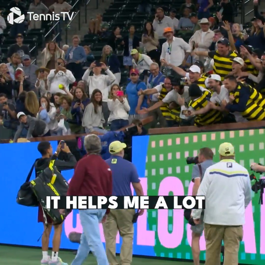 "I took a selfie with them because I think they deserve it" 🐝 Carlos Alcaraz reflects on his new bee-dressed fans!