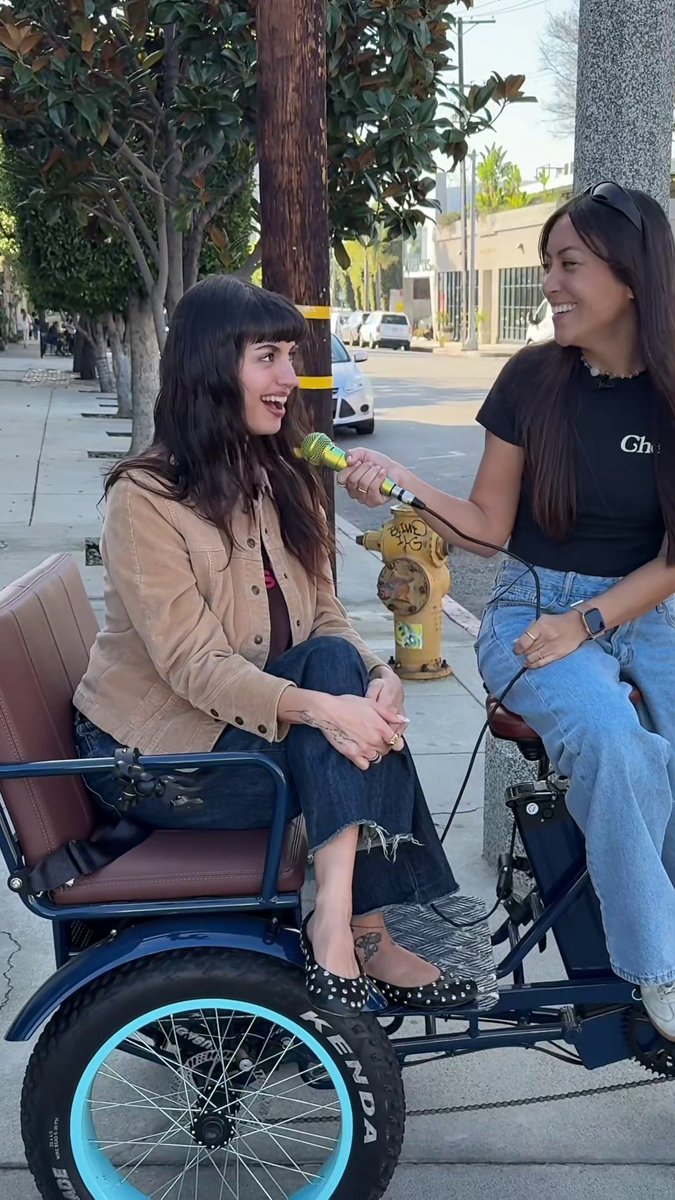 Rebecca Black sings “Abracadabra” and “Paparazzi” in new video (sixthreezerobicycles/TikTok)