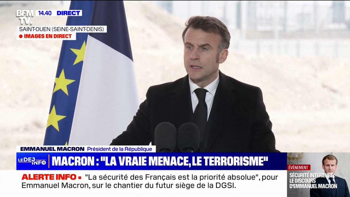 "Ces gens n'ont pas suivi l'actualité manifestement": Emmanuel Macron raille ceux qui l'accusent "d'inventer la menace russe"