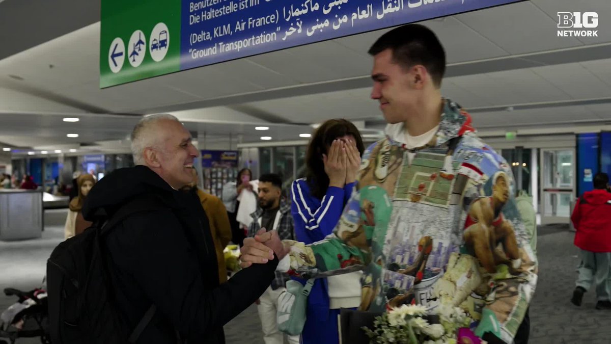 Vlad Goldin hadn’t seen his parents in five years. They made the trip from Russia for senior day, and The Journey was at the airport for the long-awaited reunion 🤗 #B1GMBBall