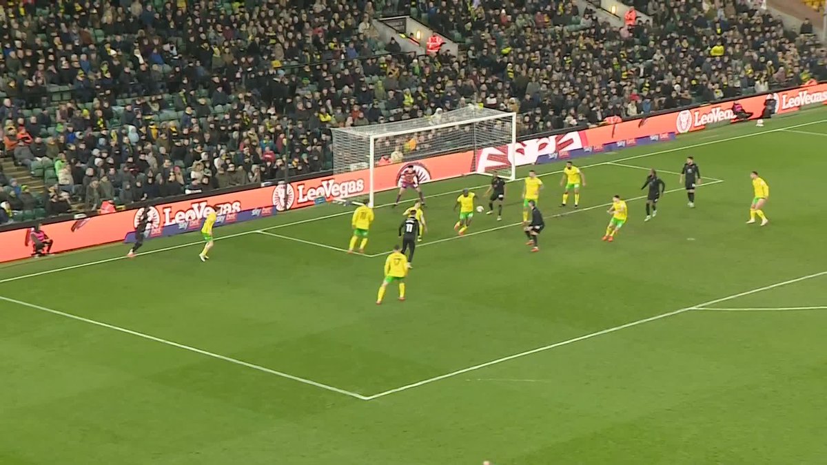 In 12 minutes Sheffield Wednesday go from 2-0 down to 3-2 up against Norwich! 🤯
