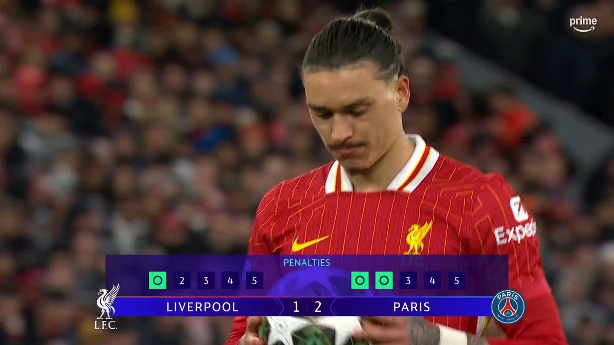 Donnarumma makes the first save of the shootout! 🤯 He denies Darwin Nunez and gives PSG the advantage at Anfield. #UCLonPrime