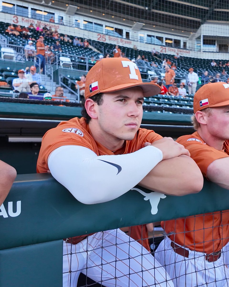 you couldn't handle my undivided attention 🔒 #HookEm | Casey Borba