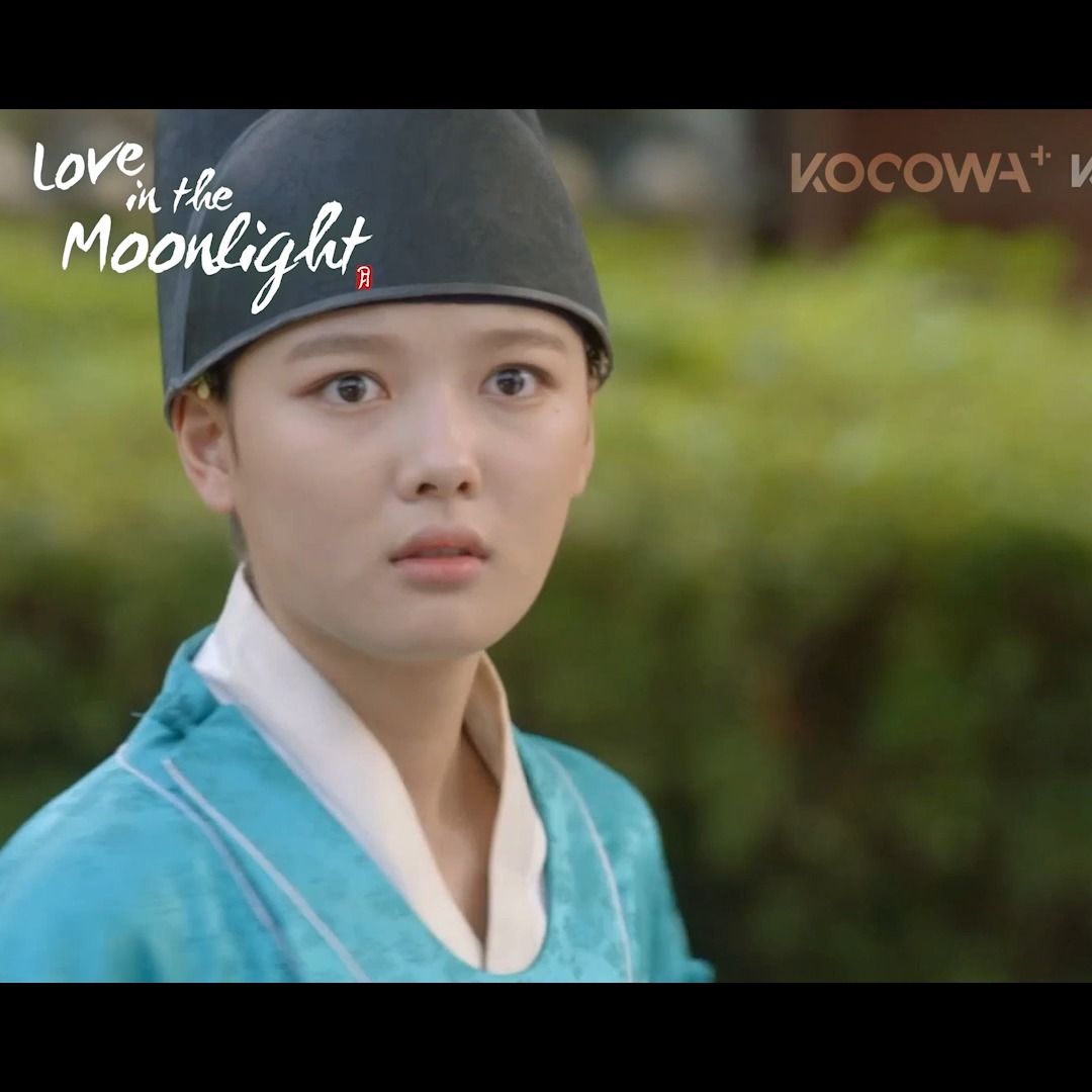 The crown prince actually isn't as far away as #KimYouJung thinks 😉 Stream #LoveInTheMoonlight on KOCOWA+ ➡️ #KOCOWA #ParkBoGum