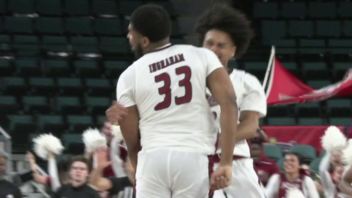 This is March. CLUTCH DIME FROM RIDER WITH THE GAME ON THE LINE 🎯