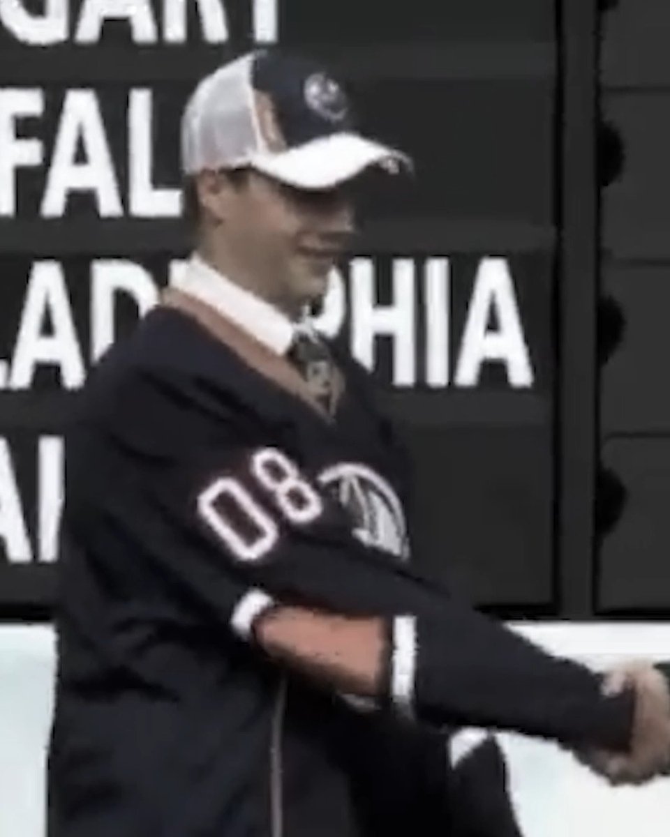 On the ice, he’s the #SeaKraken captain. But at home, he’s just dad 🫶 Jordan Eberle’s love for his family is one of his most defining qualities. Check out this Kraken Hockey Network exclusive and more →