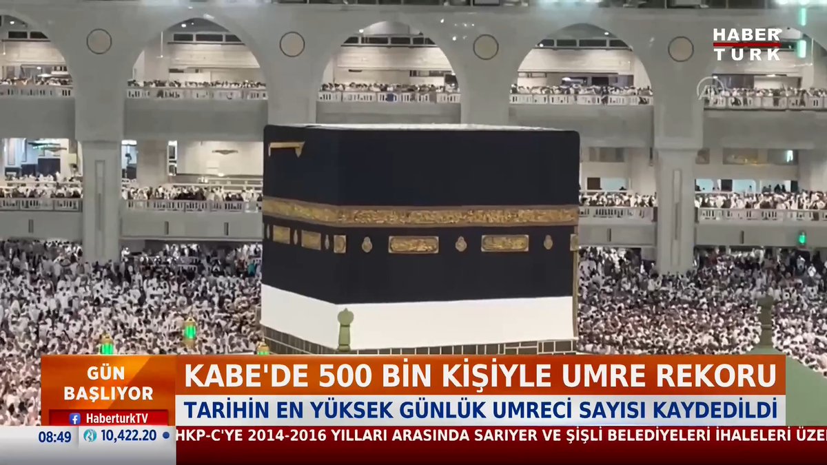 Kabe'de 500 bin kişi ile günlük umre rekoru kırıldı.