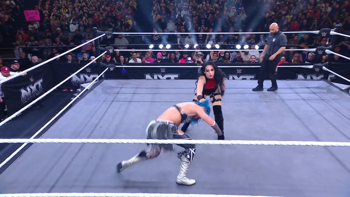 We've got ourselves a DOUBLE CHAMPION! 🏆🏆 #WWERoadblock