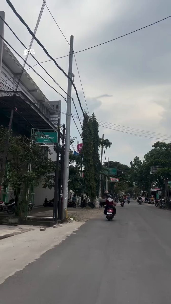 Kabupaten ini akan memiliki 2 Warung Mie Gacoan, yang satu baru beberapa waktu buka dan satunya akan Buka sebentar lagi Ada yang tau di kabupaten manakah Mie Gacoan ini? Kasian Wonosobo, Sragen, Purworejo, Purwodadi dan kabupaten lainne yang ga ada Mie Gacoan 😢