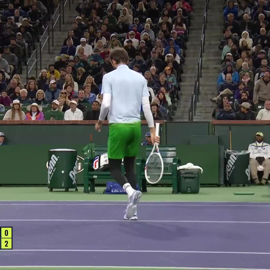 Meddy means business tonight 👔 Daniil Medvedev #TennisParadise