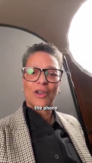 Passing the phone: women who smashed glass ceilings edition 📱