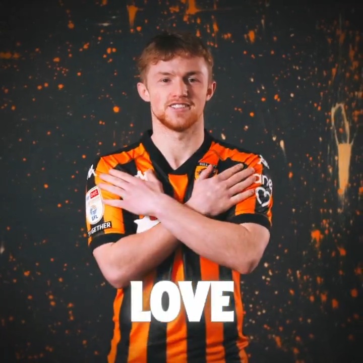 "Can't Help Falling in Love", but make it British Sign Language 🧡 Hull City is for everyone, and we need you all tonight 🙌 #hcafc | Level Playing Field