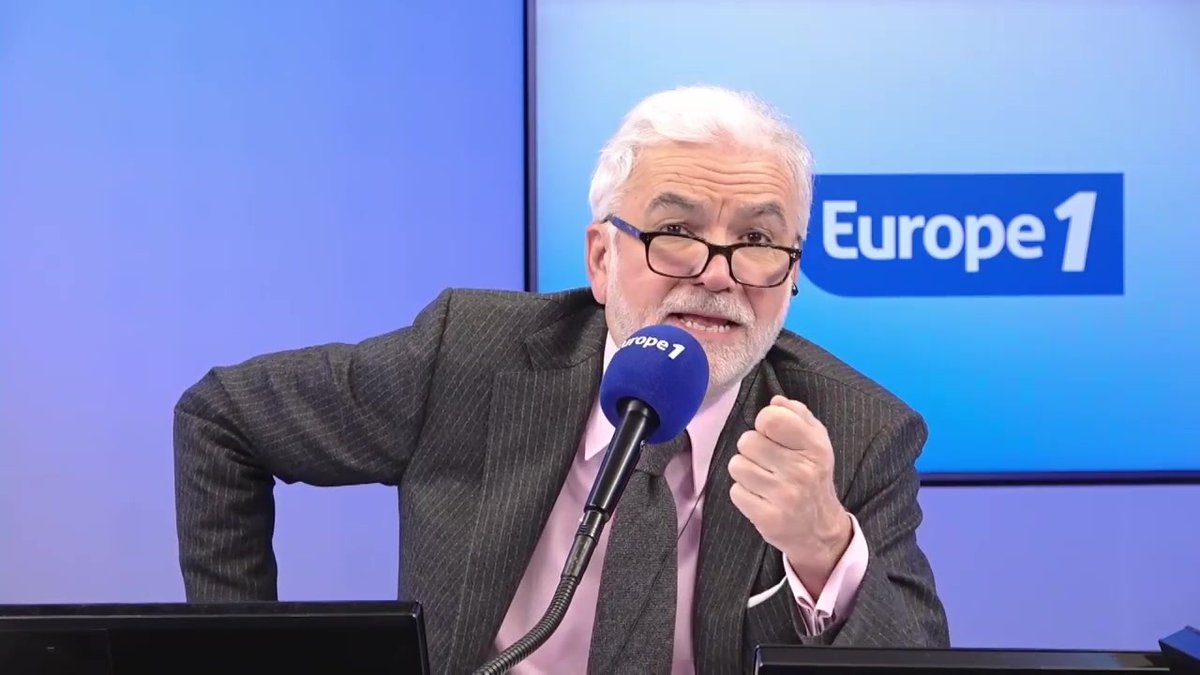 Affiches de LFI ciblant Pascal Praud : "je me suis posé la question 'est-ce que je dois porter plainte'" réagit Pascal Praud #PascalPraudEtVous #Europe1