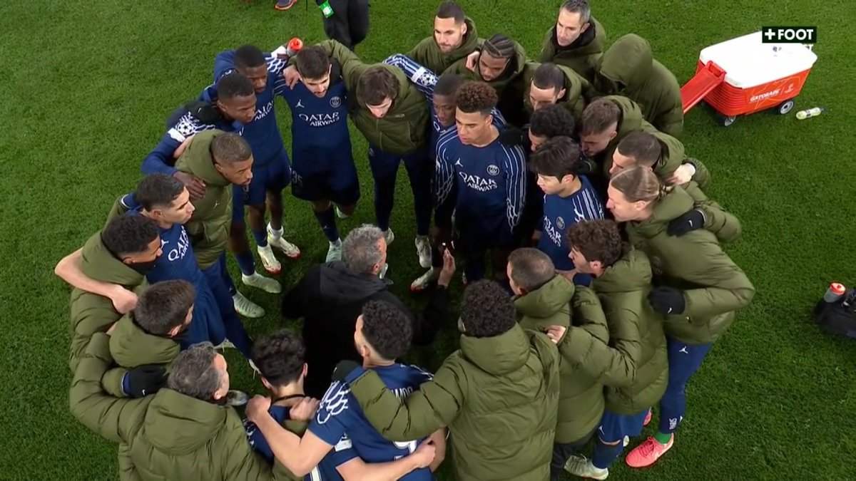 Elle est tellement incroyable cette scène c’est énorme comment il est entré dans leurs têtes #PSG