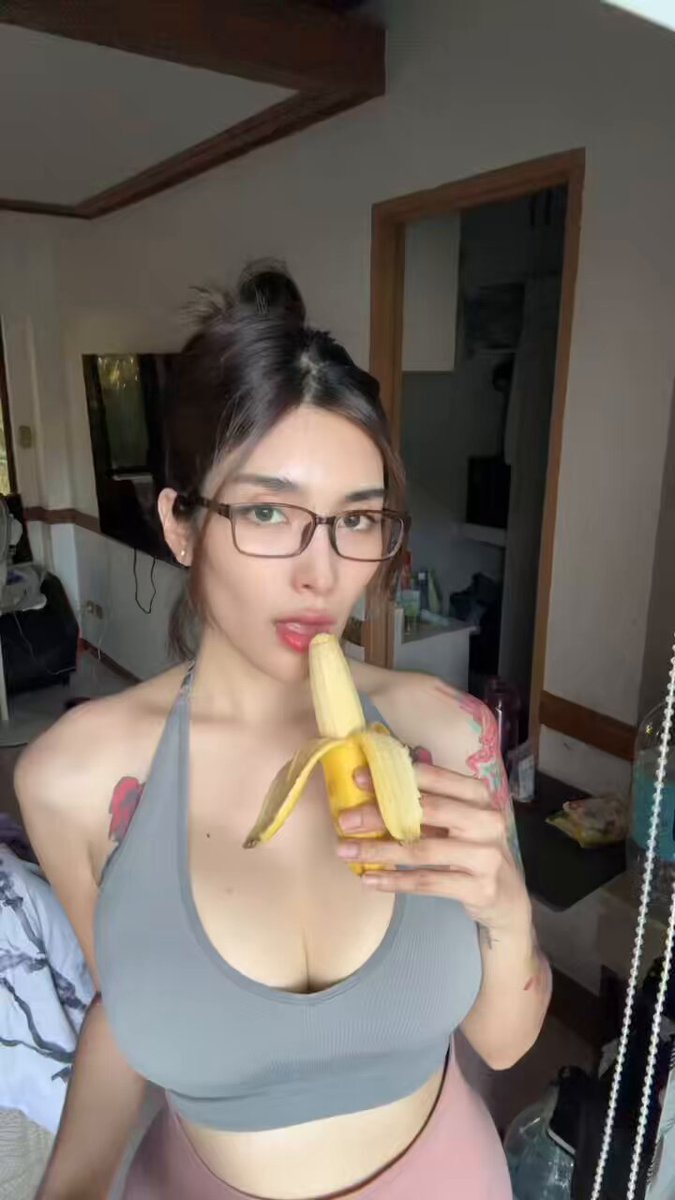 What’s ur favorite fruit? Mine is 🍌