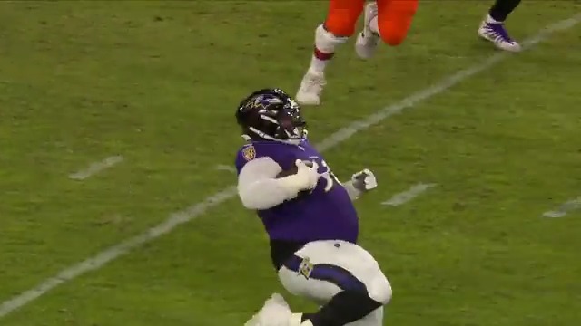 DT Michael Pierce is retiring after 9 years in the NFL. He gave us one of the greatest big men INTs of all-time.