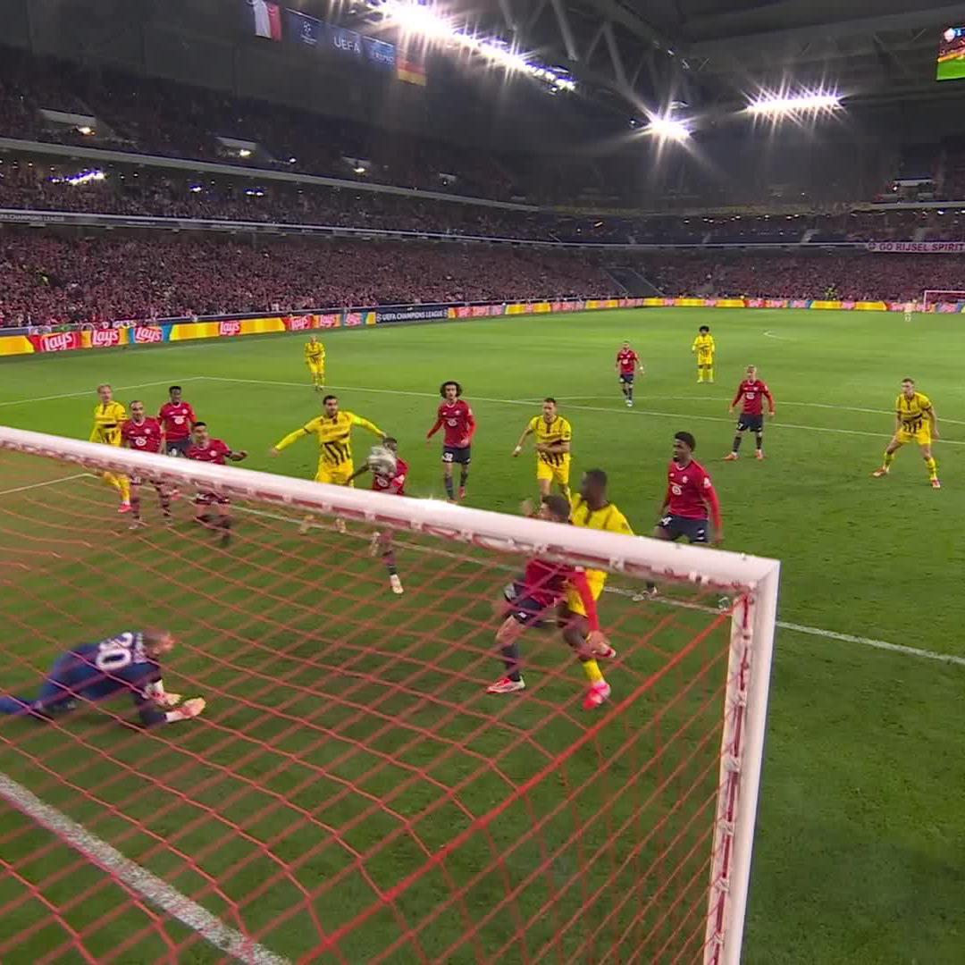 WAS PASSIERT HIER? Größer kann eine Torchance nicht sein 🤯 #DAZNmoment #UCL #LOSCBVB