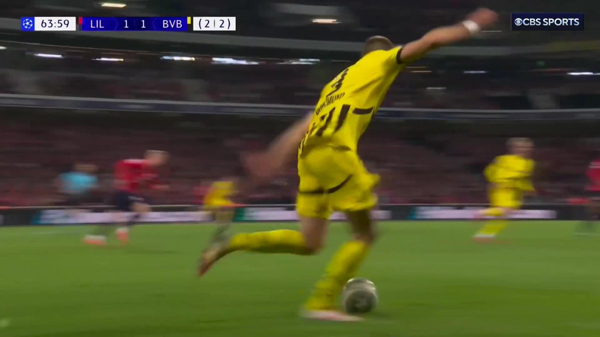 Maximilian Beier FIRES it into the top corner to give Dortmund the lead 💥