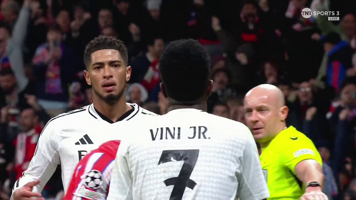 VINICIUS JR MISSES HIS PENALTY 😱 What a opportunity for Real Madrid from the spot but the Brazilian sends his shot wide 😳 📺 Watch the Champions League LIVE on TNT Sports & discovery+ UK