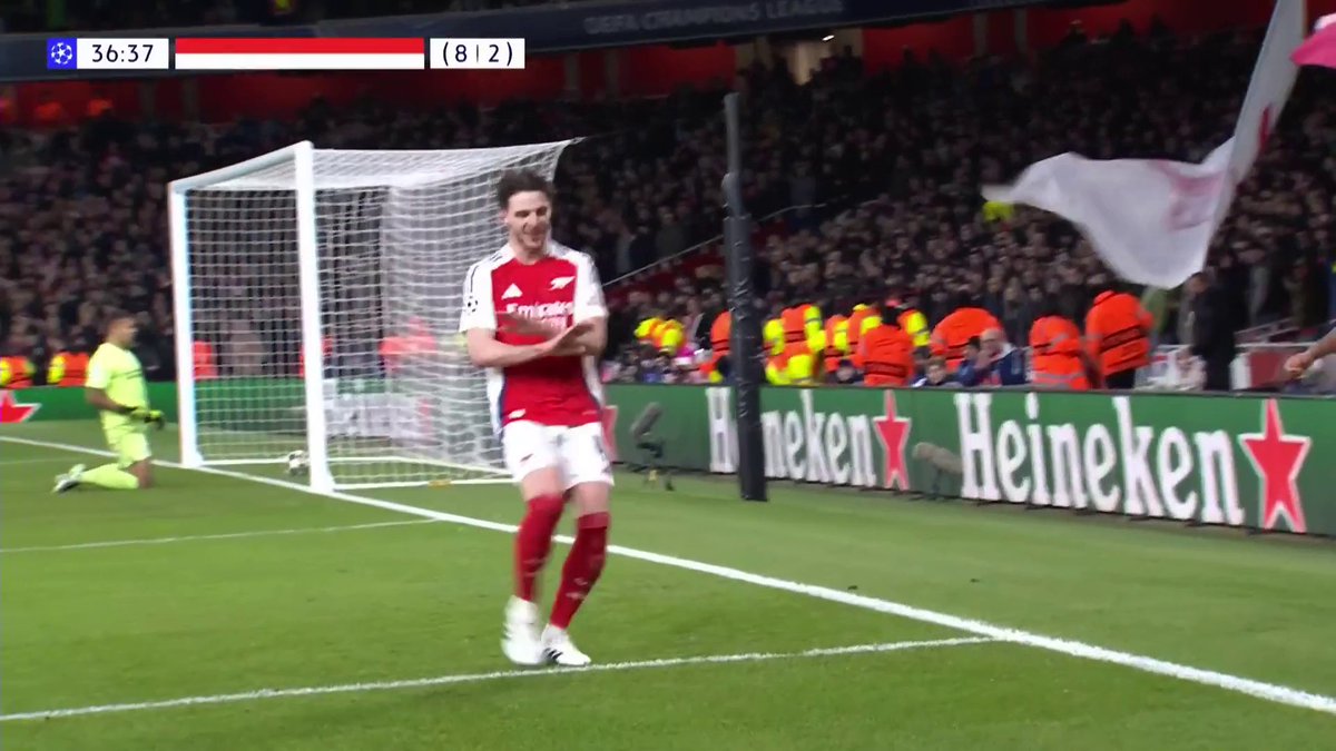 Declan Rice pretended not to celebrate his goal against PSV after getting grief for celebrating his equaliser against Manchester United last Sunday 🤣🔴 📺 TNT Sports &amp; discovery+ UK