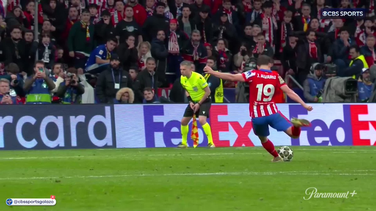 Julián Alvarez has his penalty chalked off for a double touch! 😳