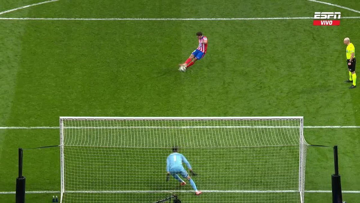 "ROBO" Por el penal que le anularon a Julián Álvarez en la definición entre el Atlético Madrid ante el Real Madrid por la Champions League. Dicen que le pegó en los dos pies, siempre buscando algo para ganar, son unos ladrones hijos de re mil putas.