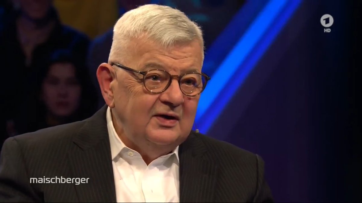 „Man kann nicht den Leuten am Vortag in die Weichteile treten und in die Fresse hauen und dann hinterher sagen: ‚Aber wir brauchen eure Zustimmung‘“, sagt Joschka #Fischer (BÜNDNIS 90/DIE GRÜNEN) über den Umgang von #Söder und #Merz mit den #Grünen. #maischberger Das Erste
