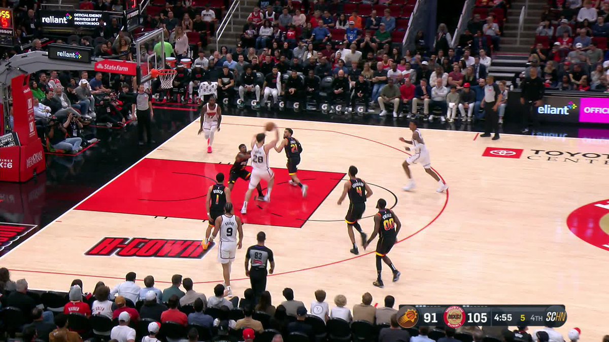 Sengun with a FANCY no-look dime 🤯