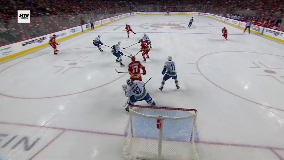 Jonathan Huberdeau was the only one on the ice who knew this puck went in 🤷‍♂️ 📺: Sportsnet or stream on Sportsnet+ ➡️