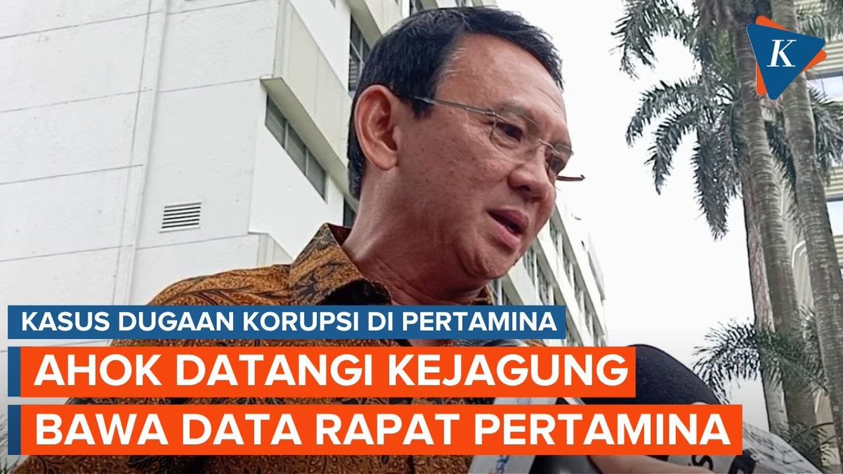 Mantan Komisaris Utama Pertamina, Basuki Tjahaja Purnama alias Ahok, telah hadir di Kejaksaan Agung untuk diperiksa sebagai saksi dalam kasus dugaan korupsi. Ahok mengaku membawa sejumlah bukti data, termasuk soal rapat di Pertamina. | #Ahok #KasusKorupsiPertamina