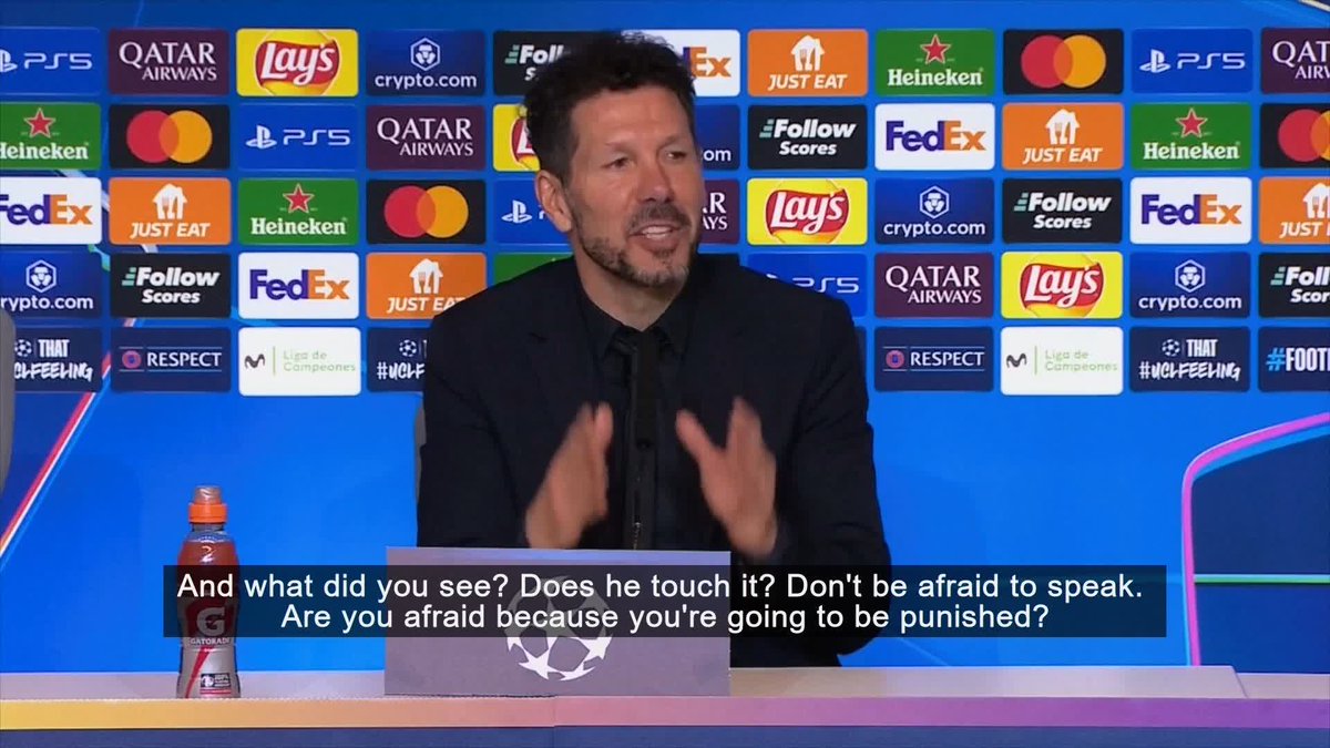 "Are you afraid because you're going to be punished?" 🤐 Diego Simeone reacts to Julian Alvarez drama after Atletico Madrid's Champions League exit. 🎥 UEFA2025