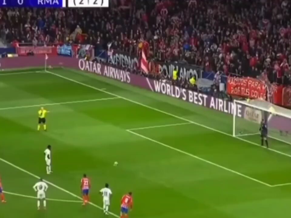 Wiadomo gdzie poleciała piłka po rzucie karnym przez Viniciusa 😁