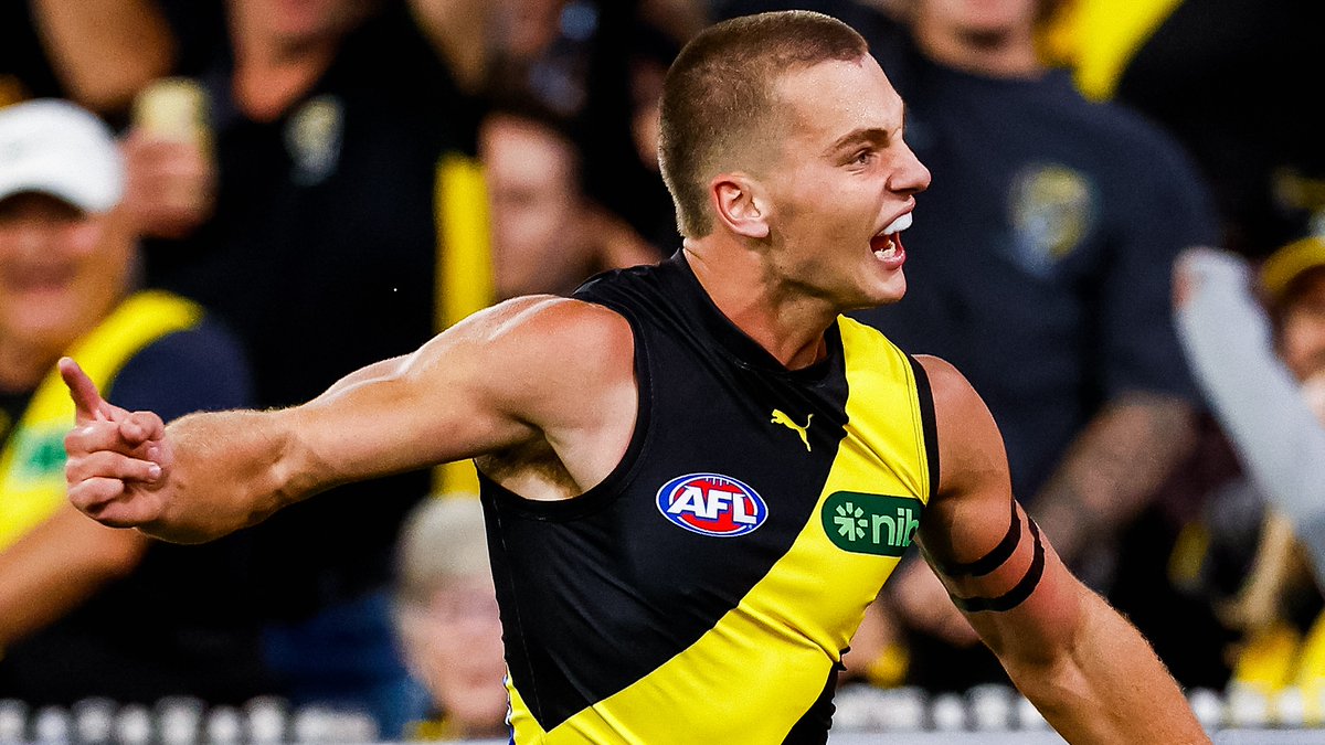Lalor's moment on debut 👏