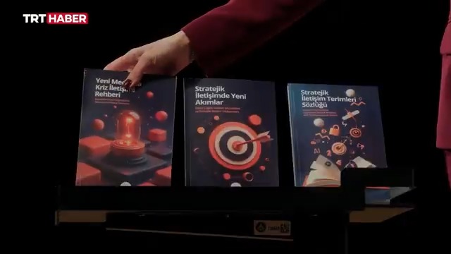 📚Kriz İletişimi Rehberi 📚Stratejik İletişimde Yeni Akımlar 📚İletişim Terimleri Sözlüğü İletişim Başkanlığı 'Stratejik İletişim Kitaplığı' dizisi yayınladı. Kitaplar; stratejik iletişim, kriz yönetimi ve dezenformasyonla mücadelede kaynak olacak.