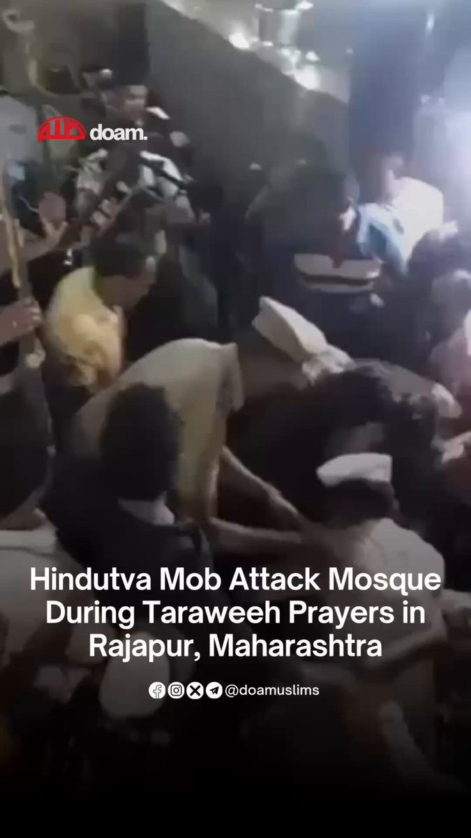 NEW! Hindutva Mob Attack Mosque During Taraweeh Prayers While Muslims were performing Taraweeh prayers last night at Jama Masjid in Rajapur, Maharashtra, a Hindutva mob, celebrating the Shimga festival of Holi, broke the gate of a mosque, shouted Hindutva slogans and threw gulal (coloured powder) at the mosque, despite the presence of the police. #India