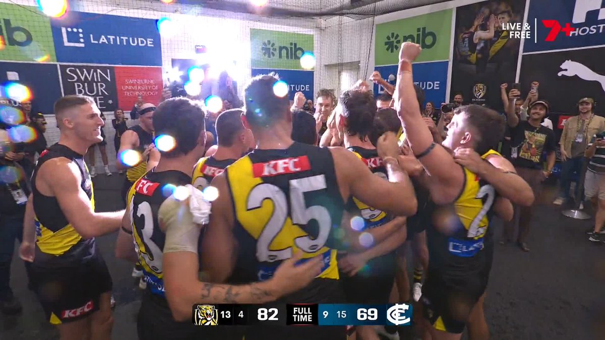 YELLOW AND BLACK! 🐯🐯🐯 #AFLTigersBlues
